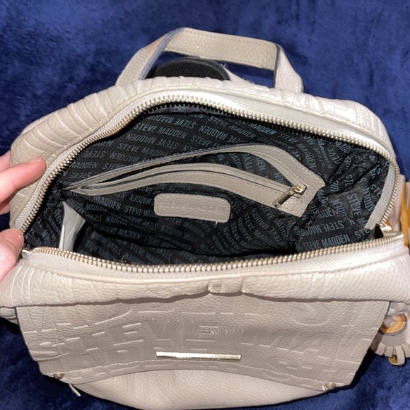 Steve Madden Backpack 🤍 Taupe - Picture 6 of 8